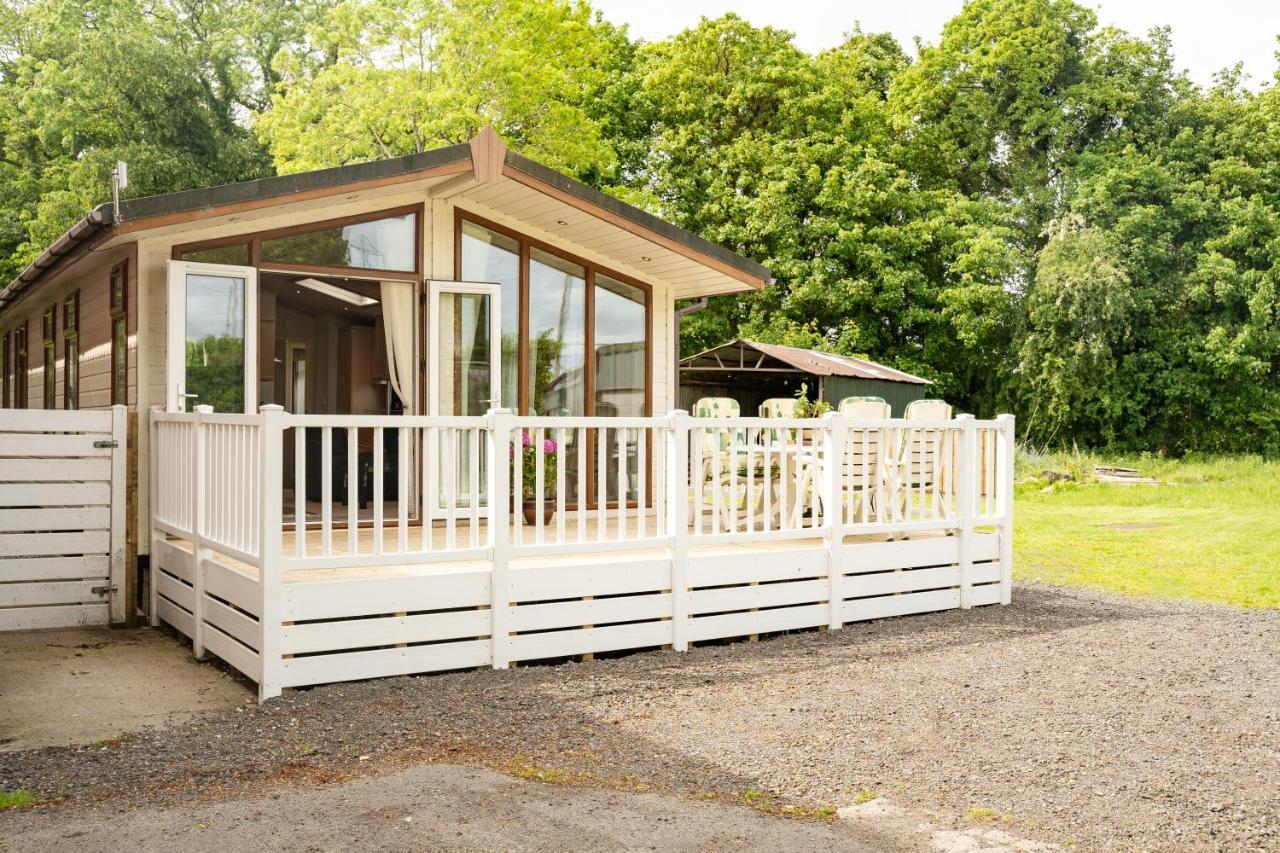 צ'סטר Pass The Keys The Lodge At Point House Farm - Sleeps Up To 6 מראה חיצוני תמונה