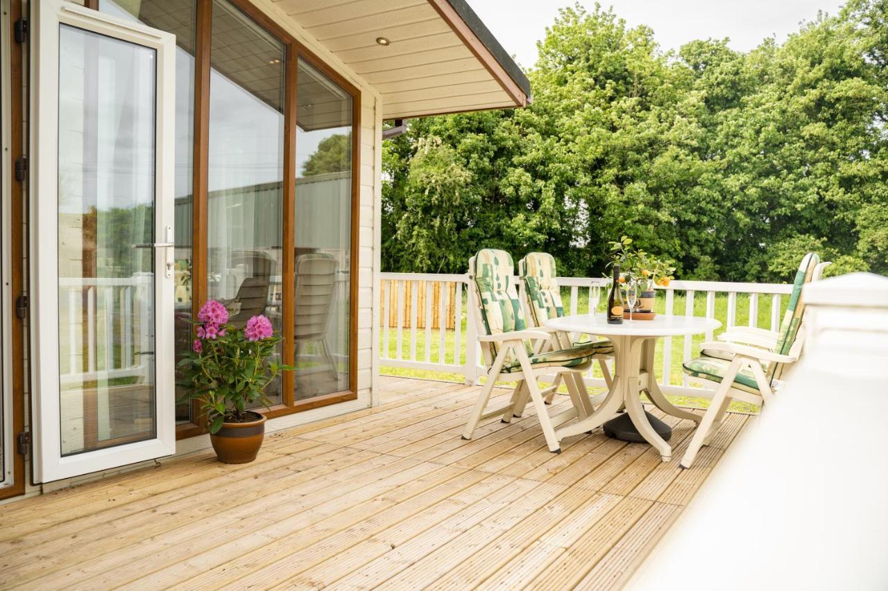 צ'סטר Pass The Keys The Lodge At Point House Farm - Sleeps Up To 6 מראה חיצוני תמונה